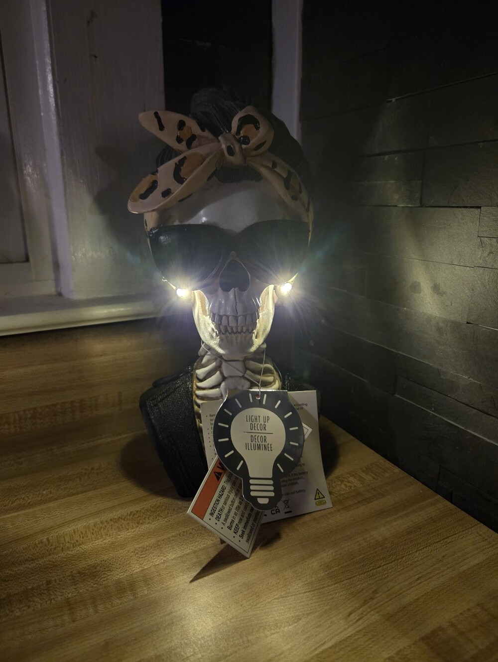 Messy Bun & Leopard  Skeleton Decor NWT (Lights Up) - Picture 6 of 6